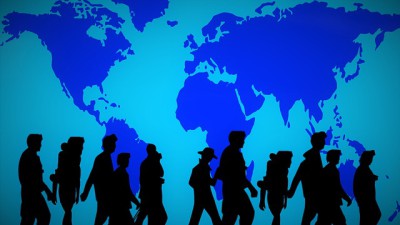 En grupp människor på flykt