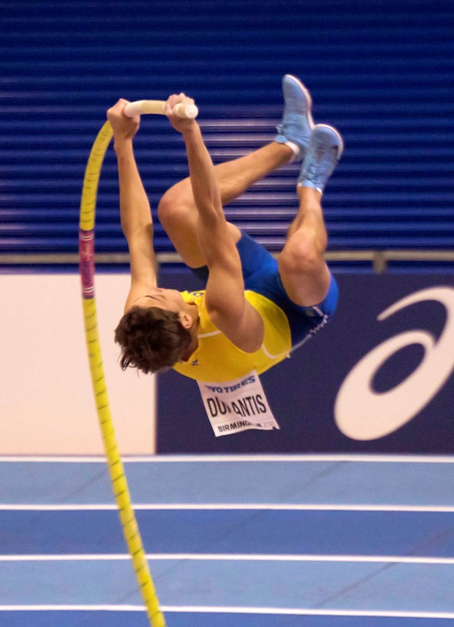 Armand Duplantis hoppar stavhopp