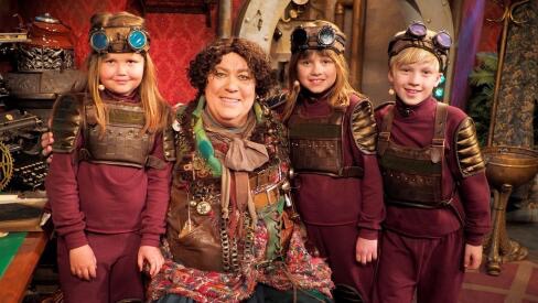 Emil Karlsson, Ida Andersson och Emma Lindblad tillsammans med Leif Andrée